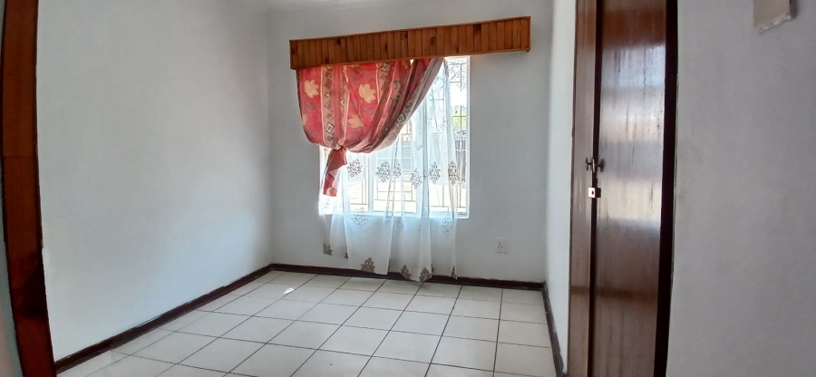 To Let 3 Bedroom Property for Rent in Staffords Hill Free State